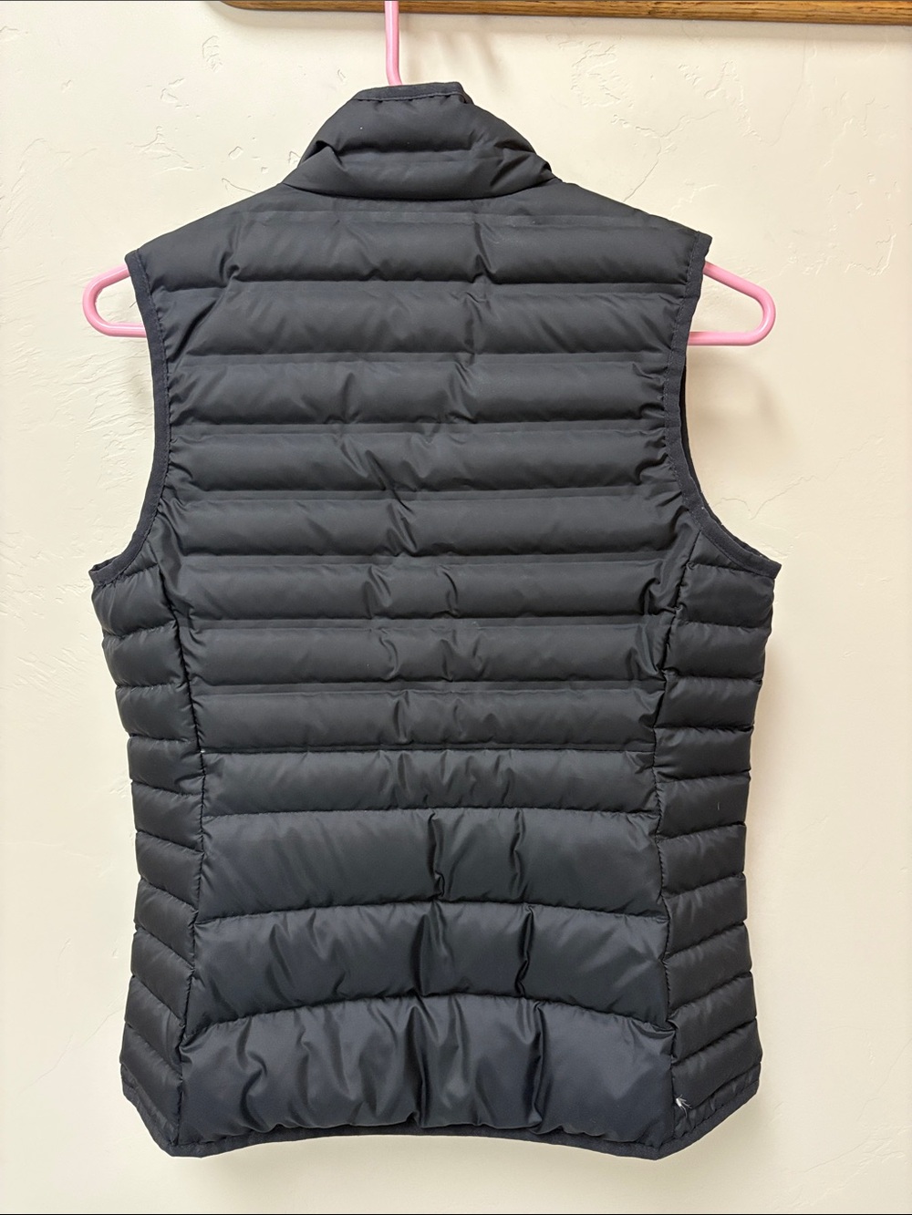 Columbia black down vest x small. - Picture 2 of 7